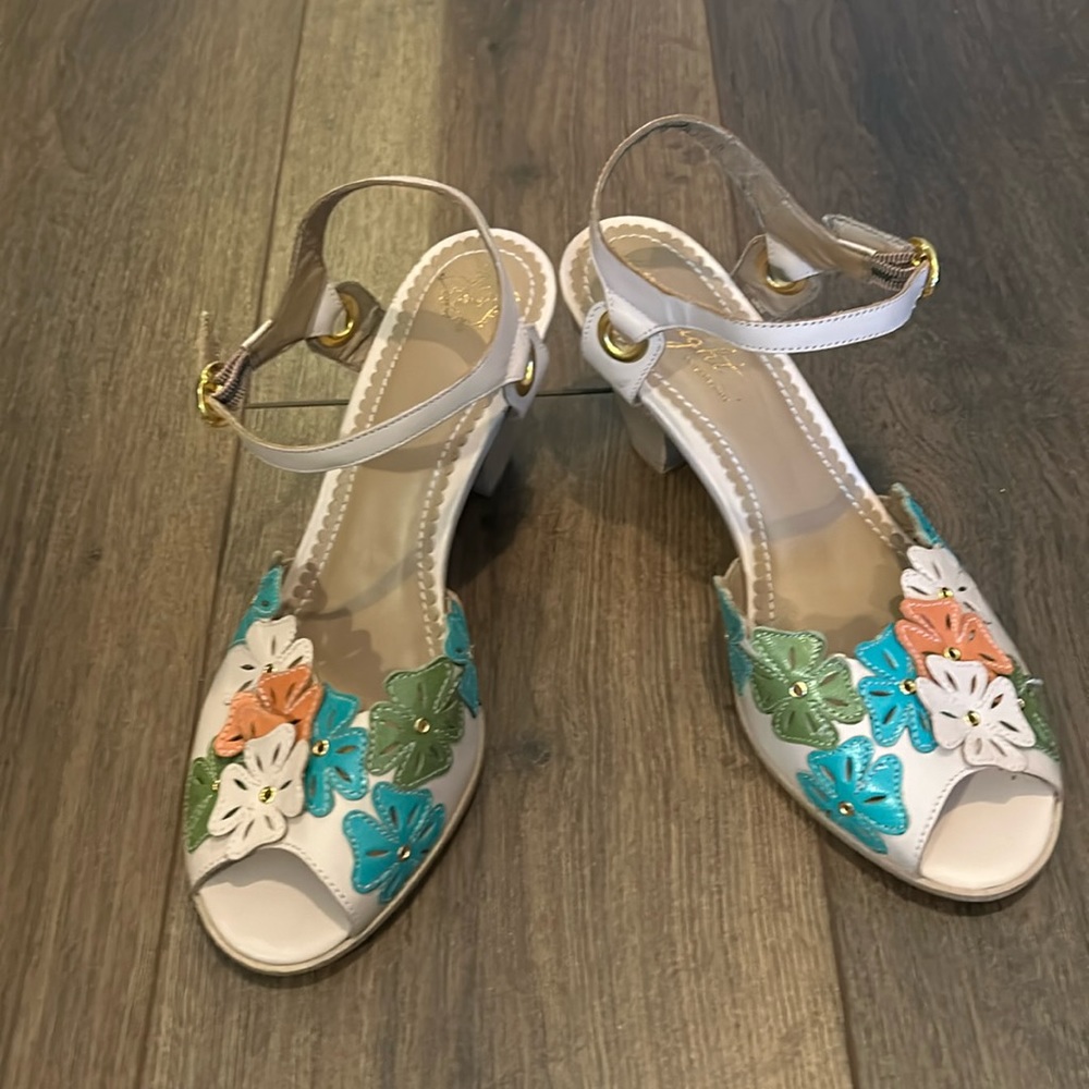 Miss Albright Flower Detailed Heels